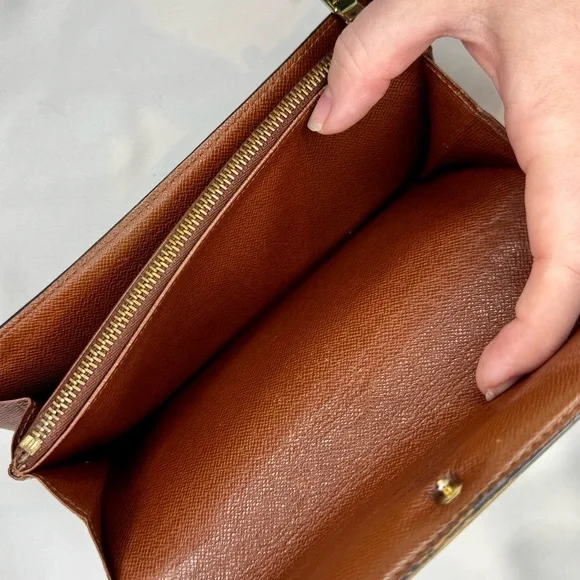 Louis Vuittton Monogram Sarah Long Wallet - Excellent Interior - Picture 10 of 15